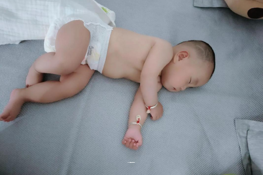毕节几个月宝宝会抬头